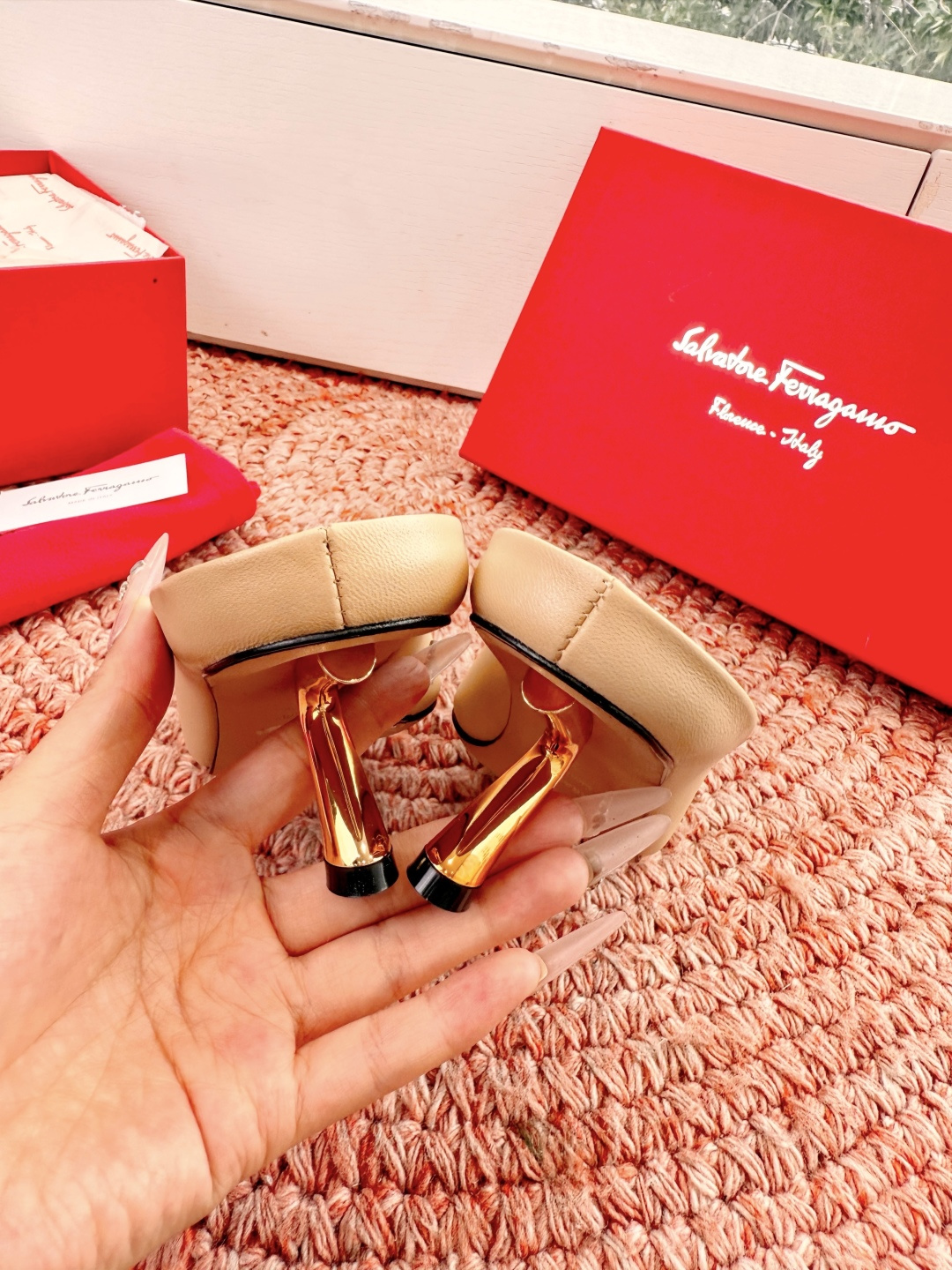 🌾 G238所见即所得代购级 原版一比一复刻顶级FERRAGAMO菲拉格慕女士新版穆勒拖鞋非常百搭，穿着