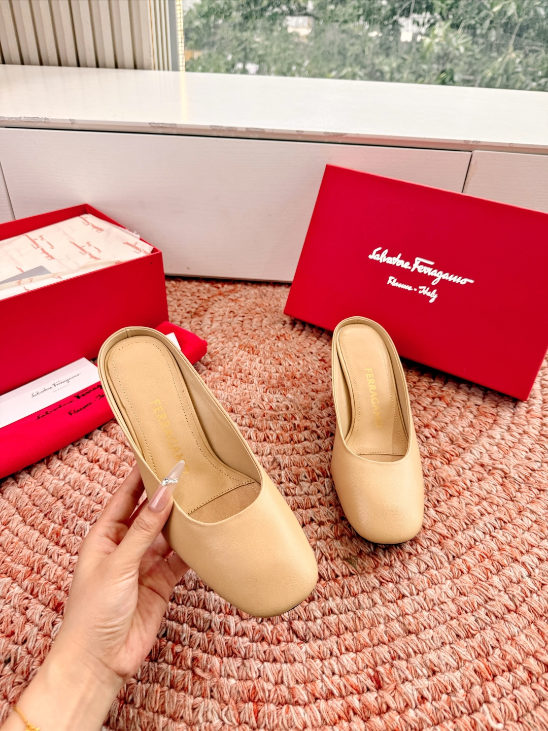 🌾 G238所见即所得代购级 原版一比一复刻顶级FERRAGAMO菲拉格慕女士新版穆勒拖鞋非常百搭，穿着