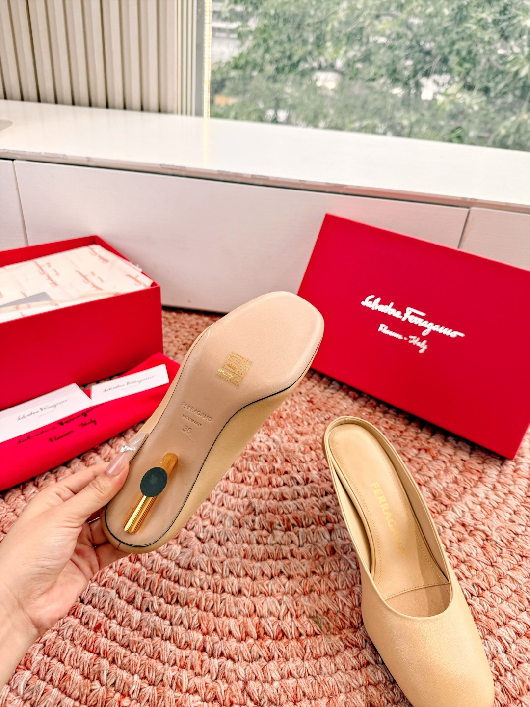 🌾 G238所见即所得代购级 原版一比一复刻顶级FERRAGAMO菲拉格慕女士新版穆勒拖鞋非常百搭，穿着