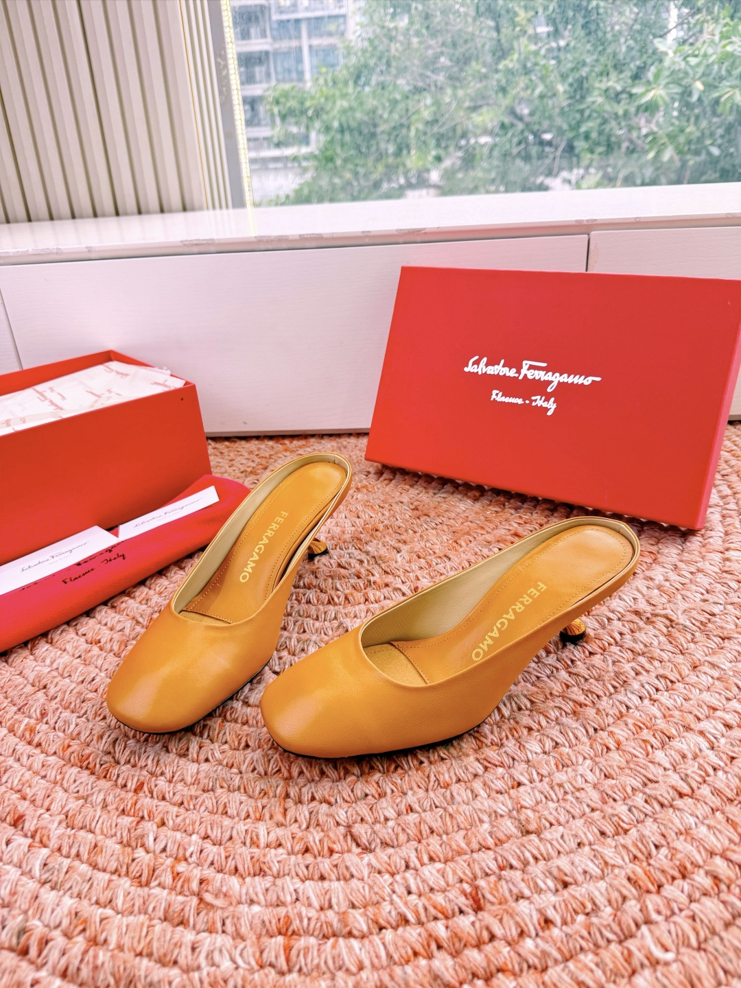 🌾 G238所见即所得代购级 原版一比一复刻顶级FERRAGAMO菲拉格慕女士新版穆勒拖鞋非常百搭，穿着