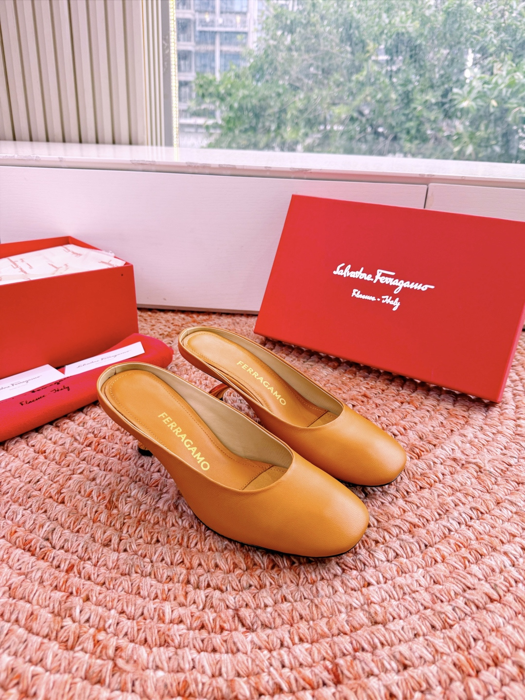 🌾 G238所见即所得代购级 原版一比一复刻顶级FERRAGAMO菲拉格慕女士新版穆勒拖鞋非常百搭，穿着