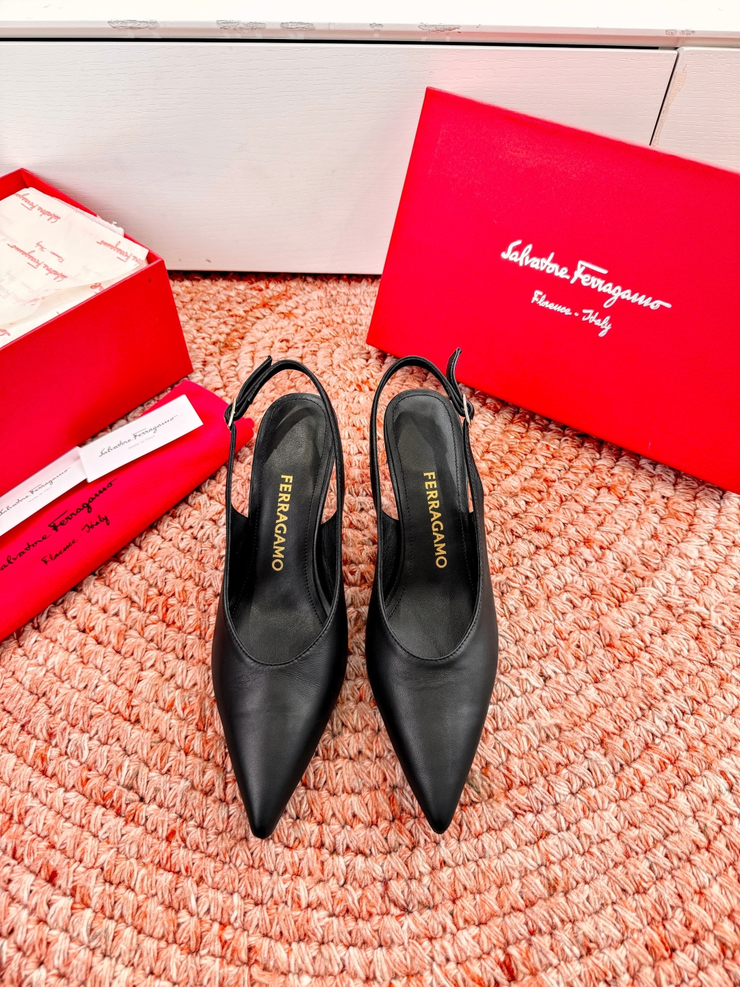 🌾 G238所见即所得代购级 原版一比一复刻顶级FERRAGAMO菲拉格慕女士新版穆勒拖鞋非常百搭，穿着
