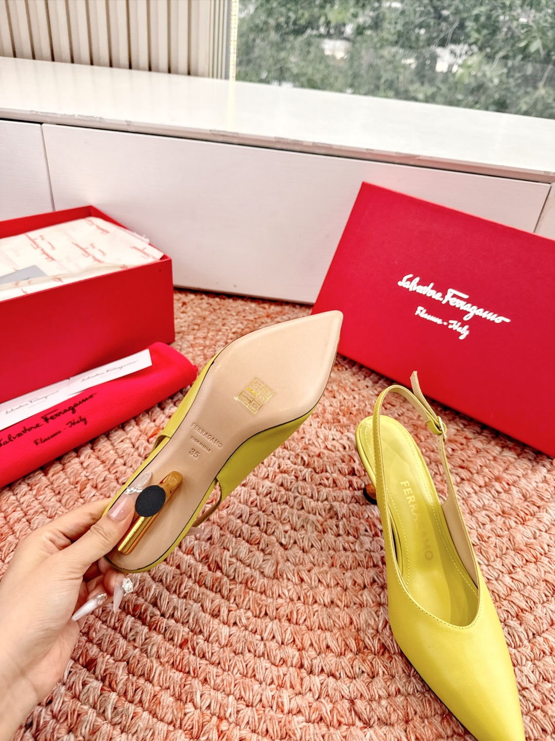 🌾 G238所见即所得代购级 原版一比一复刻顶级FERRAGAMO菲拉格慕女士新版穆勒拖鞋非常百搭，穿着