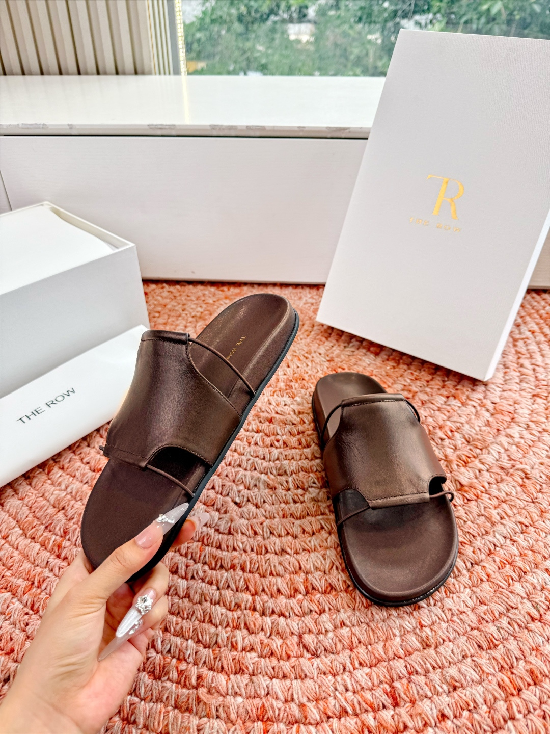 🌾G679所见即所得The row2026新款拖鞋凉鞋会看到会做到这么精细、而且对脚的包容性特别强，把脚