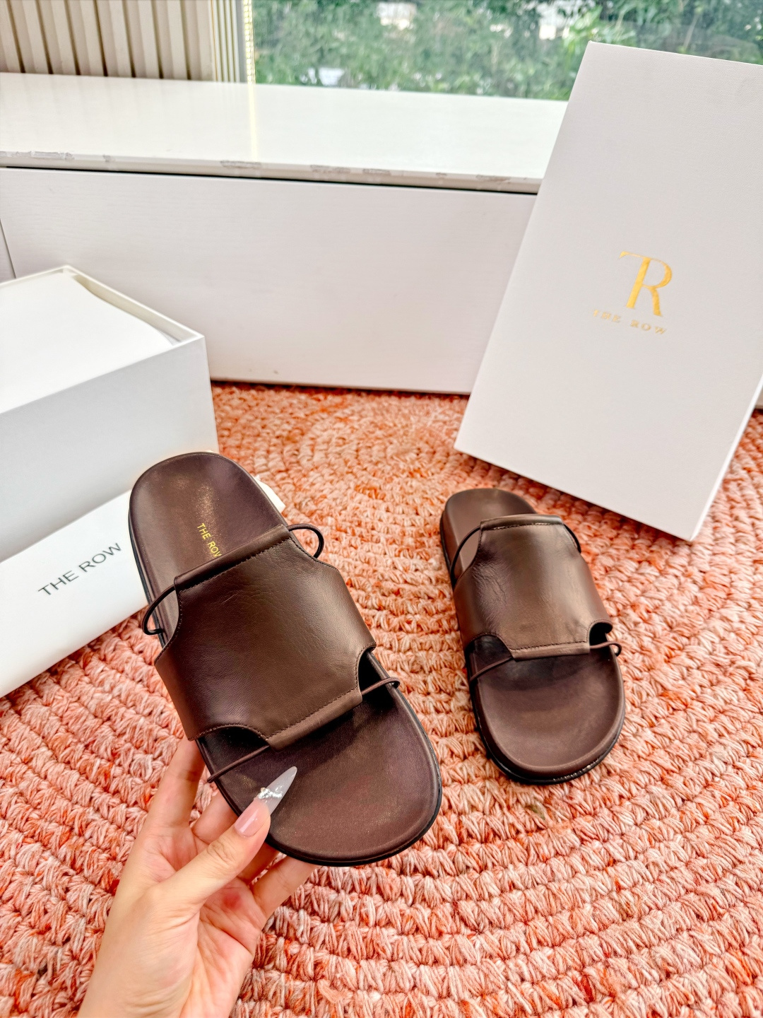 🌾G679所见即所得The row2026新款拖鞋凉鞋会看到会做到这么精细、而且对脚的包容性特别强，把脚