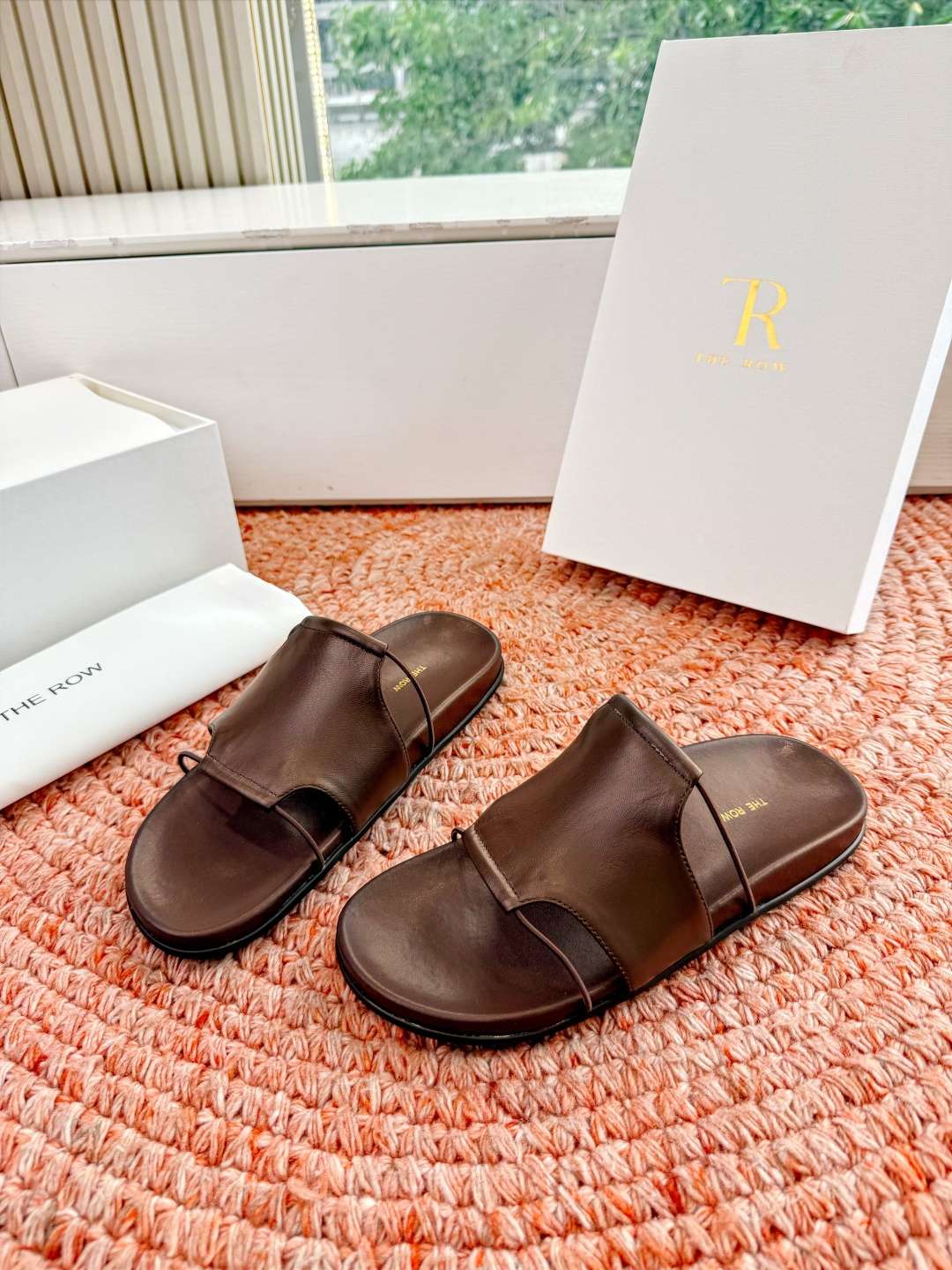 🌾G679所见即所得The row2026新款拖鞋凉鞋会看到会做到这么精细、而且对脚的包容性特别强，把脚