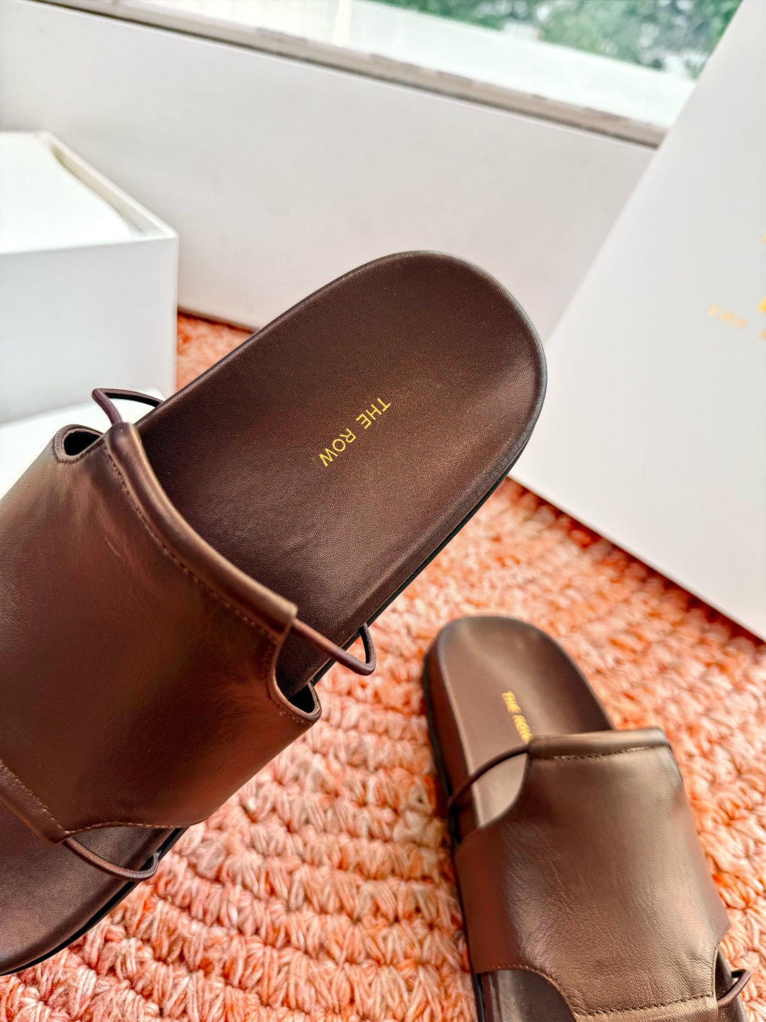 🌾G679所见即所得The row2026新款拖鞋凉鞋会看到会做到这么精细、而且对脚的包容性特别强，把脚