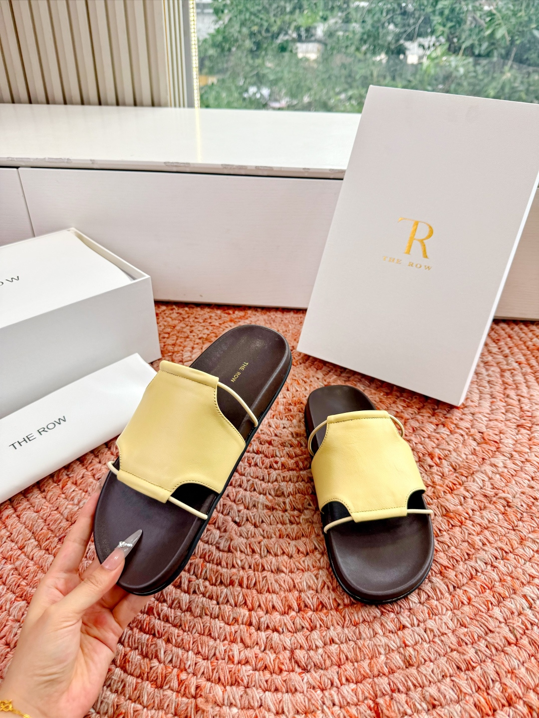 🌾G679所见即所得The row2026新款拖鞋凉鞋会看到会做到这么精细、而且对脚的包容性特别强，把脚
