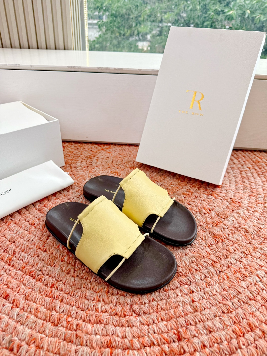 🌾G679所见即所得The row2026新款拖鞋凉鞋会看到会做到这么精细、而且对脚的包容性特别强，把脚