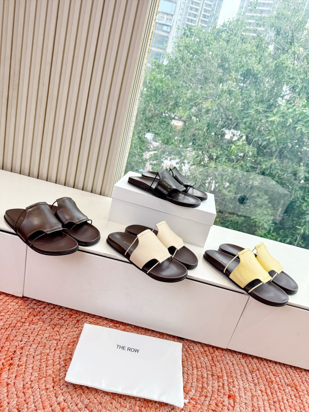 🌾G679所见即所得The row2026新款拖鞋凉鞋会看到会做到这么精细、而且对脚的包容性特别强，把脚