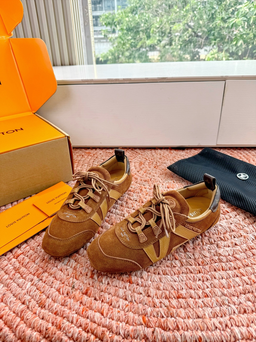 🌾G000所见即所得2026年春夏秀场上推出的 LV Footprint Soccer 芭蕾运动鞋是 P