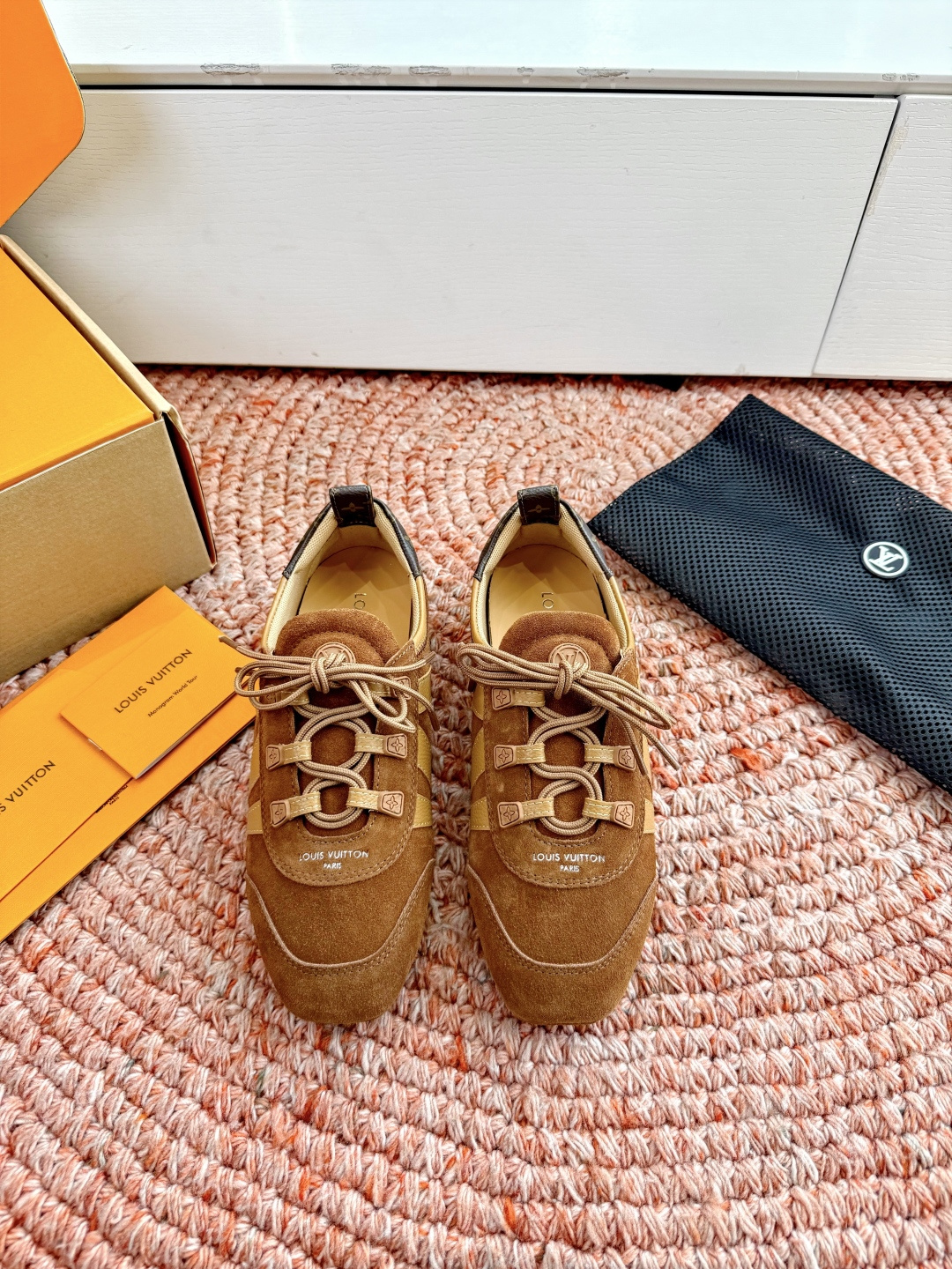 🌾G000所见即所得2026年春夏秀场上推出的 LV Footprint Soccer 芭蕾运动鞋是 P