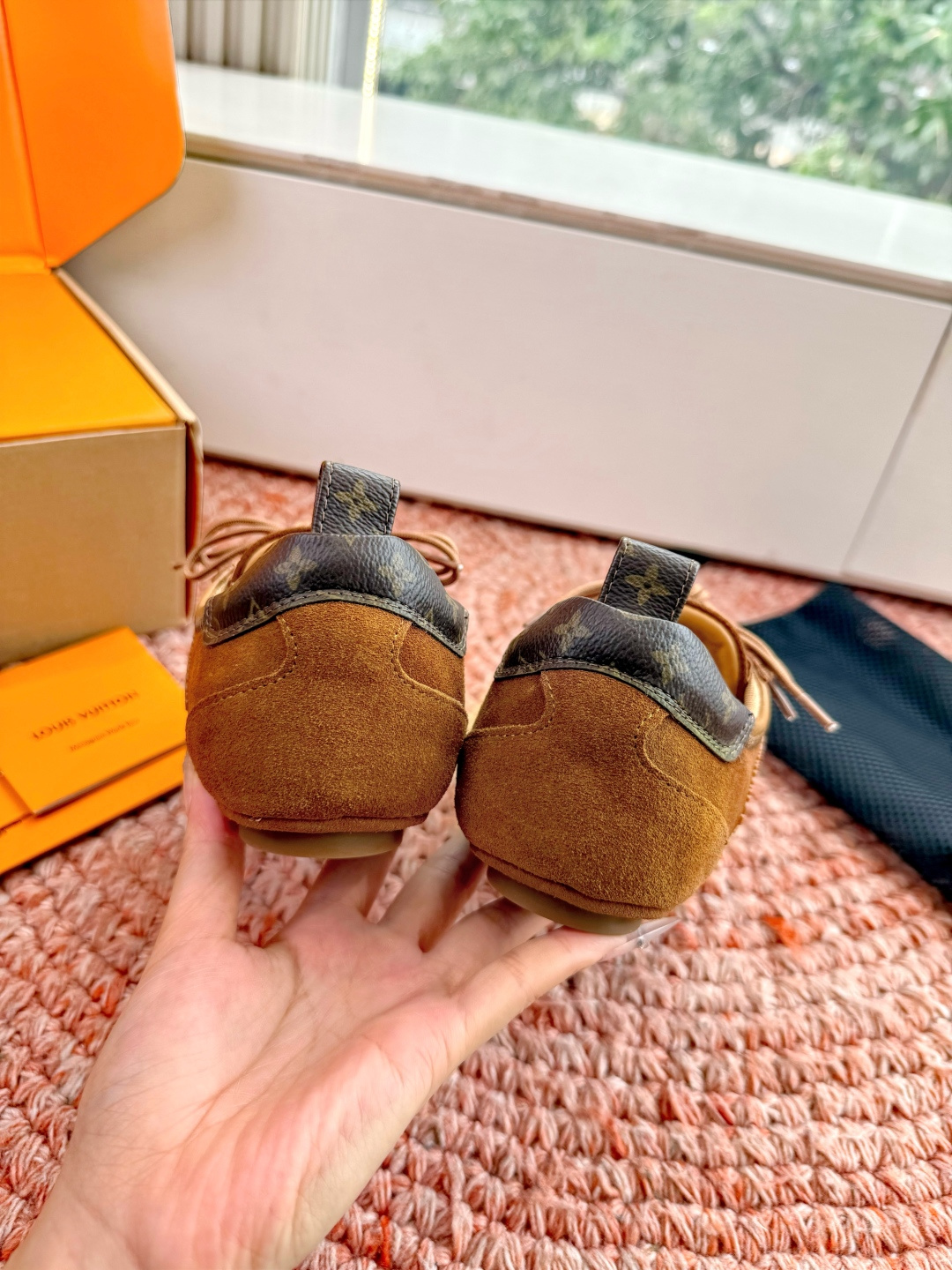 🌾G000所见即所得2026年春夏秀场上推出的 LV Footprint Soccer 芭蕾运动鞋是 P