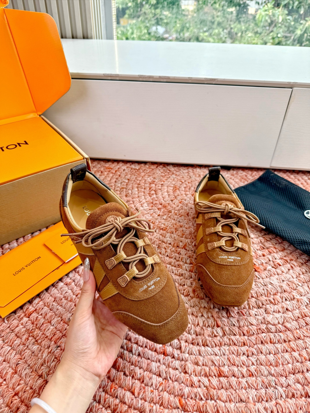 🌾G000所见即所得2026年春夏秀场上推出的 LV Footprint Soccer 芭蕾运动鞋是 P