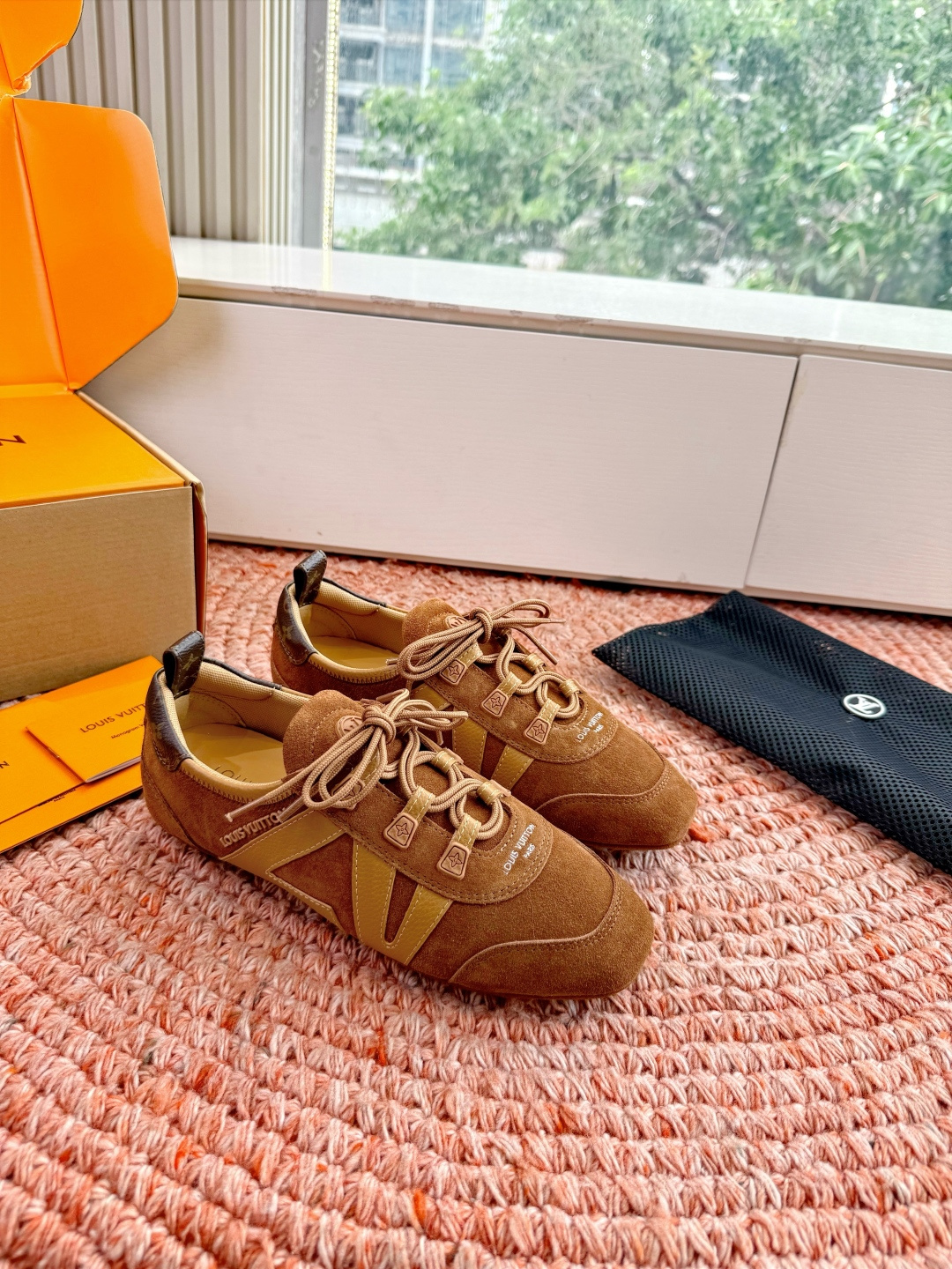 🌾G000所见即所得2026年春夏秀场上推出的 LV Footprint Soccer 芭蕾运动鞋是 P