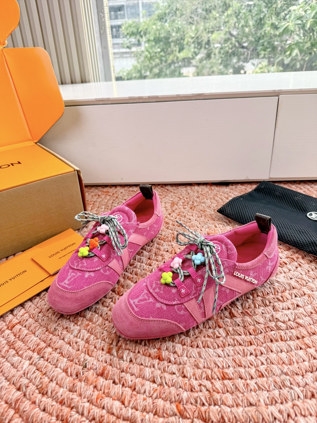 🌾G000所见即所得2026年春夏秀场上推出的 LV Footprint Soccer 芭蕾运动鞋是 P