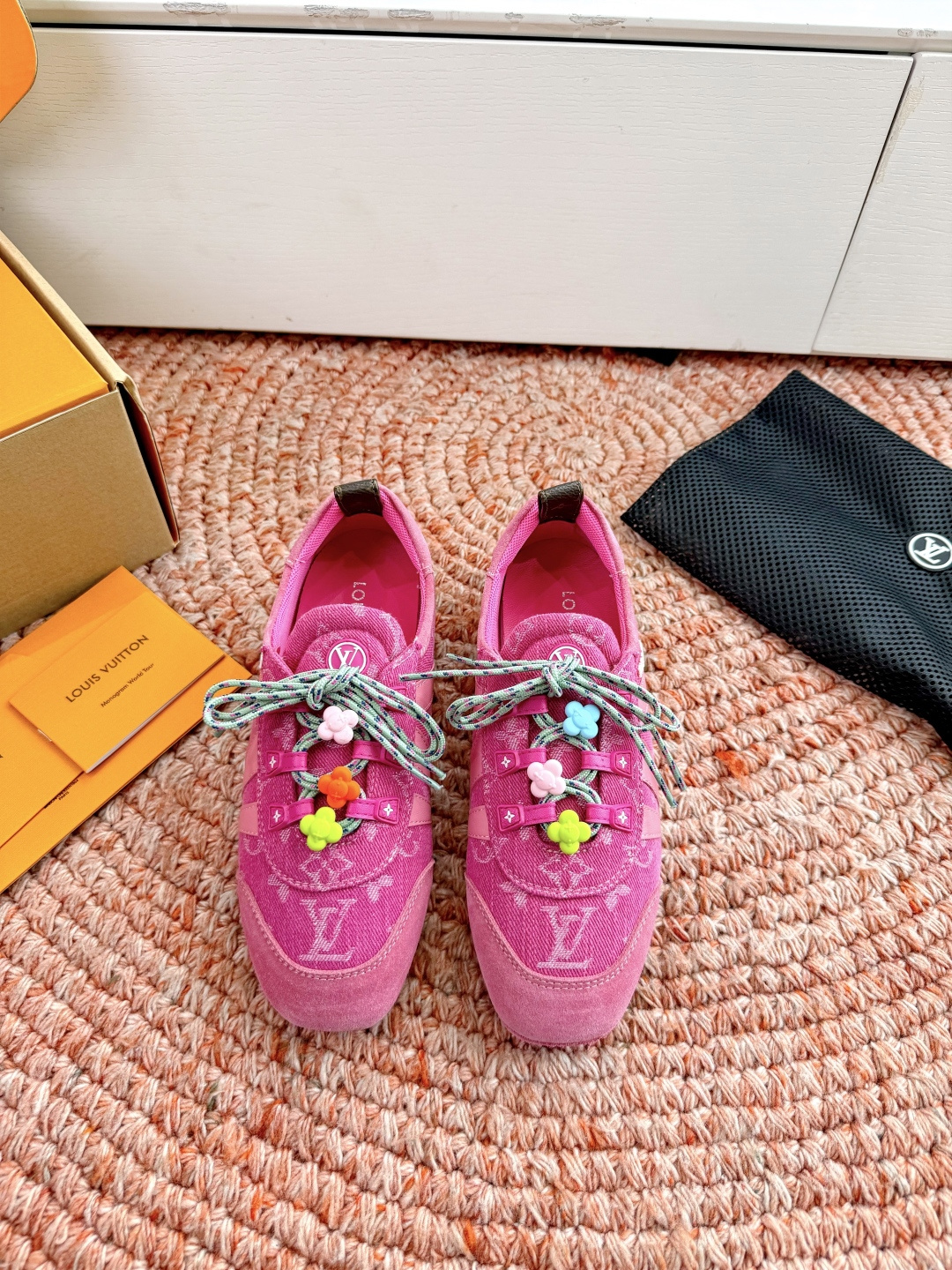 🌾G000所见即所得2026年春夏秀场上推出的 LV Footprint Soccer 芭蕾运动鞋是 P