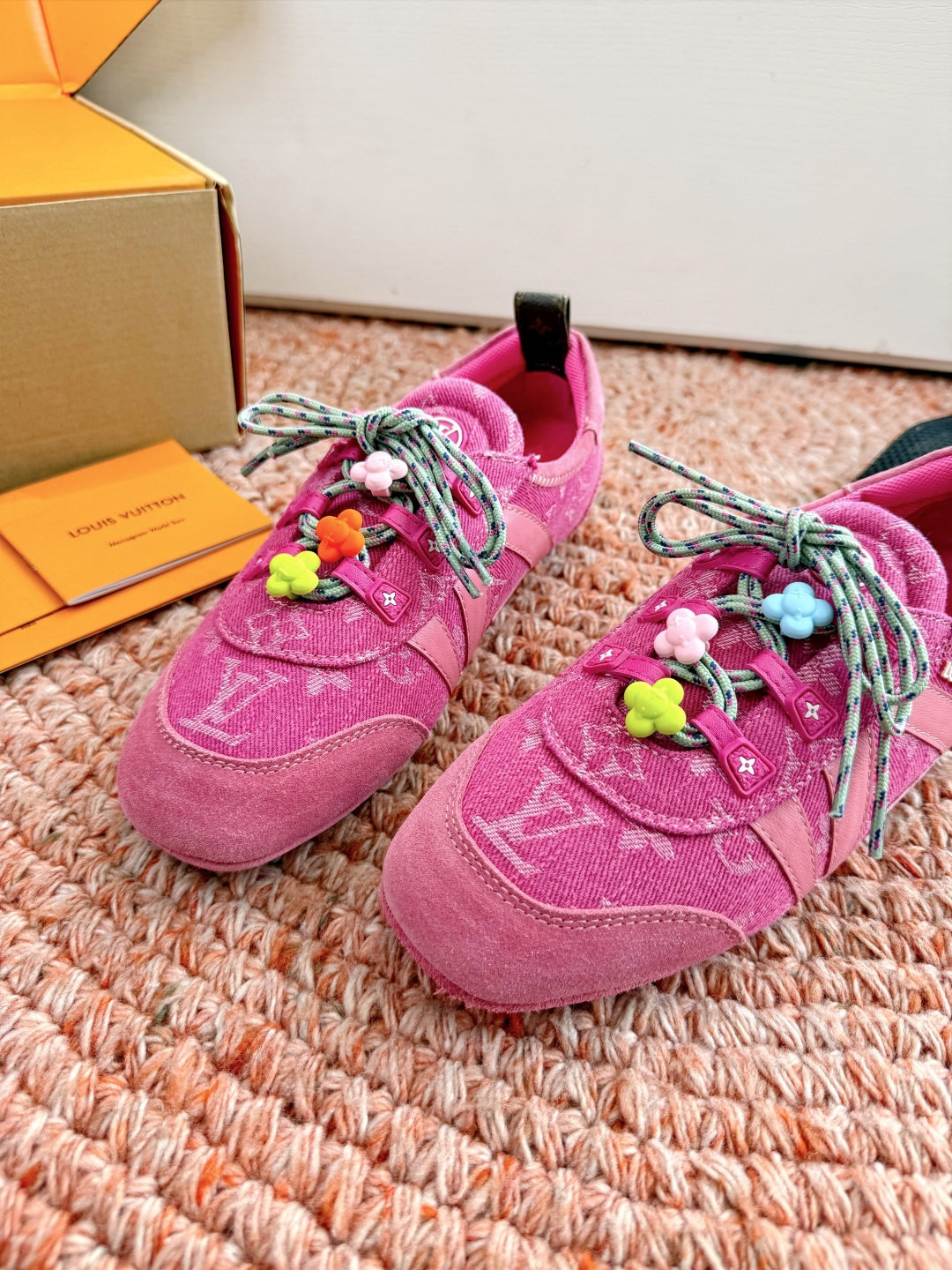 🌾G000所见即所得2026年春夏秀场上推出的 LV Footprint Soccer 芭蕾运动鞋是 P
