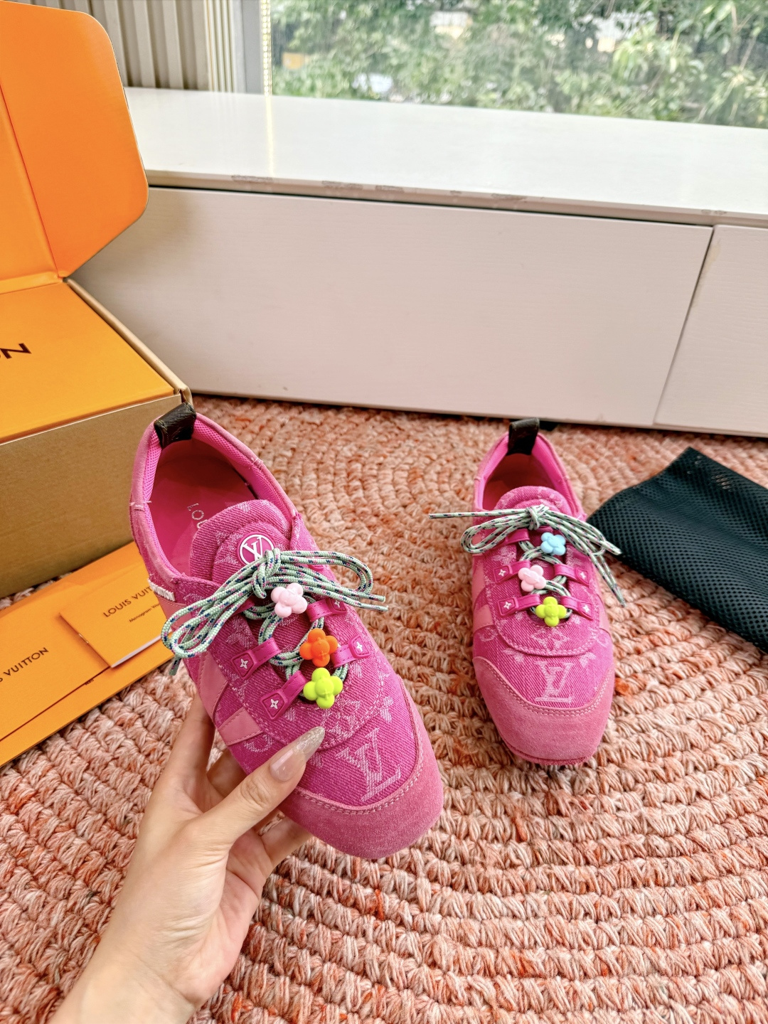 🌾G000所见即所得2026年春夏秀场上推出的 LV Footprint Soccer 芭蕾运动鞋是 P