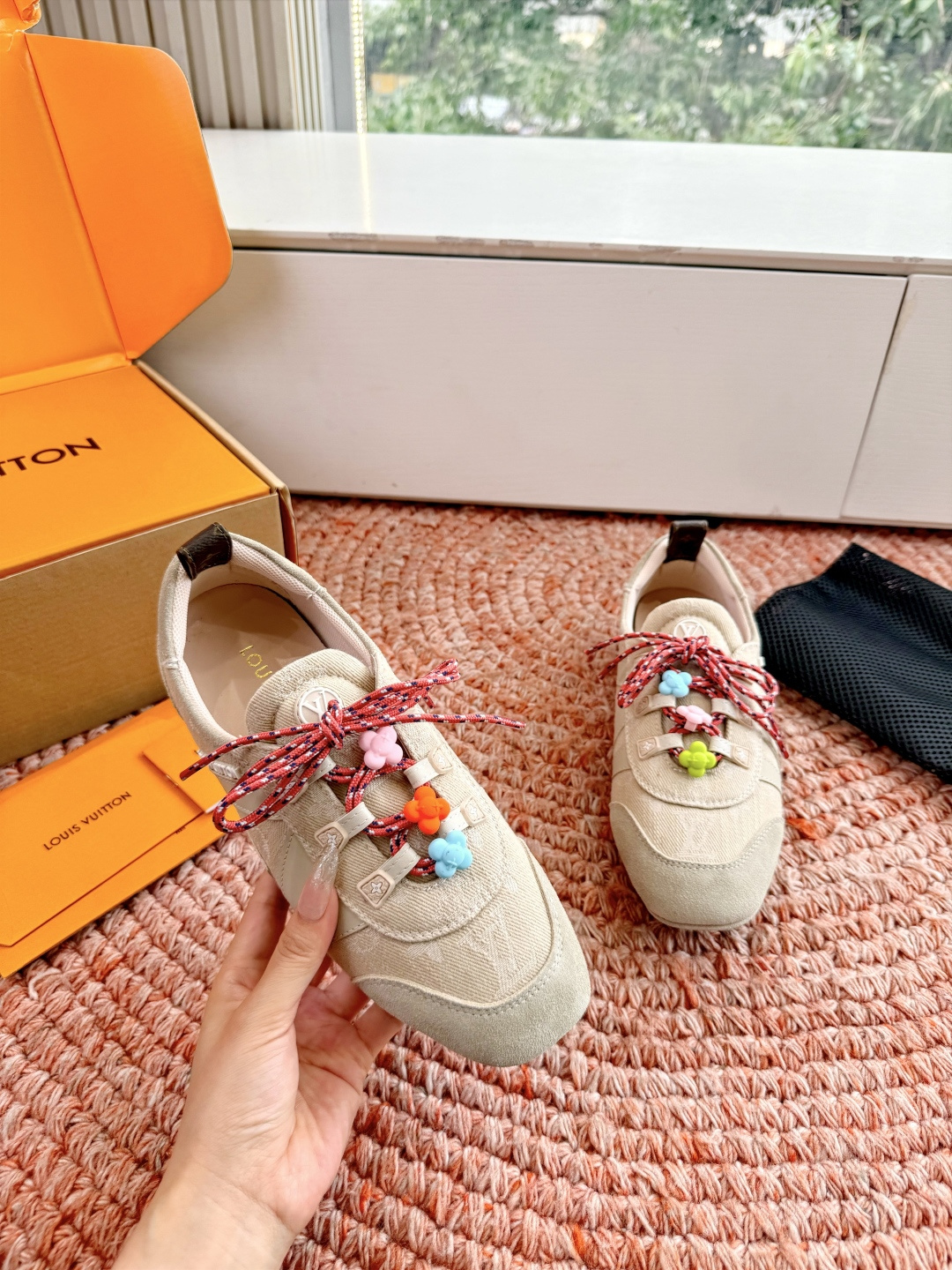🌾G000所见即所得2026年春夏秀场上推出的 LV Footprint Soccer 芭蕾运动鞋是 P
