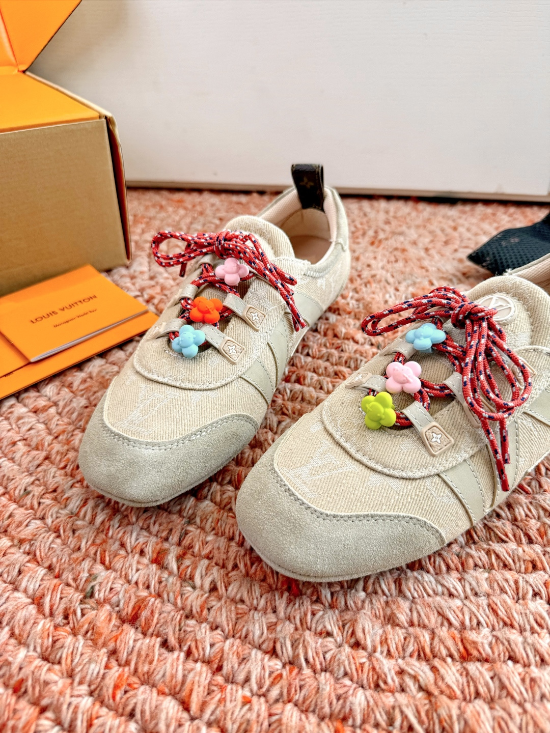🌾G000所见即所得2026年春夏秀场上推出的 LV Footprint Soccer 芭蕾运动鞋是 P