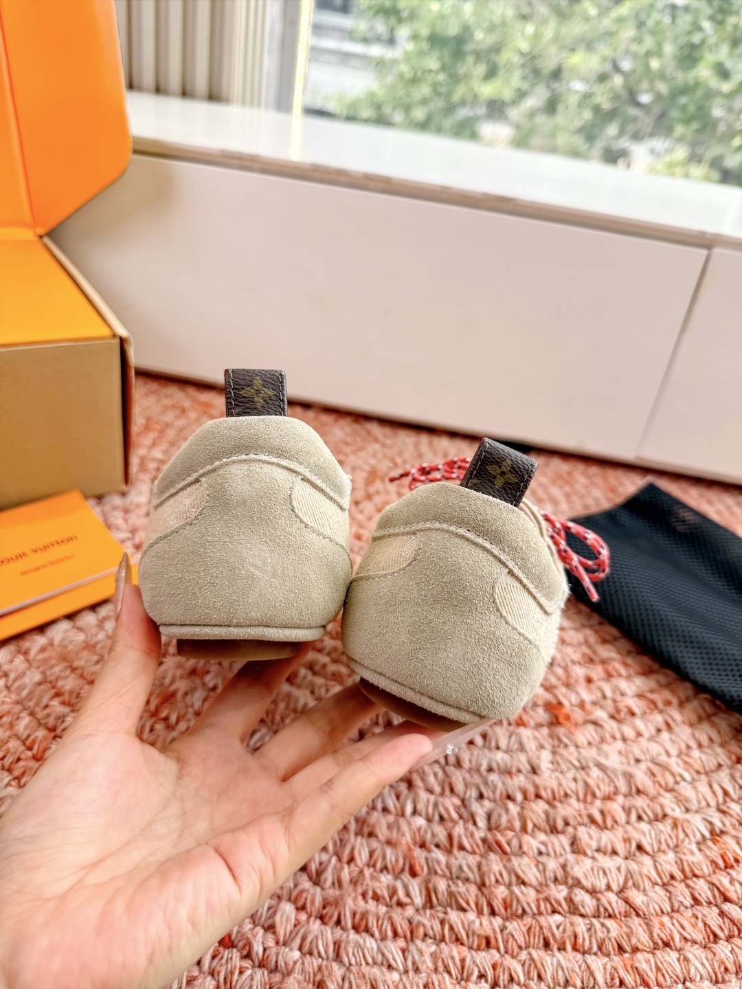 🌾G000所见即所得2026年春夏秀场上推出的 LV Footprint Soccer 芭蕾运动鞋是 P