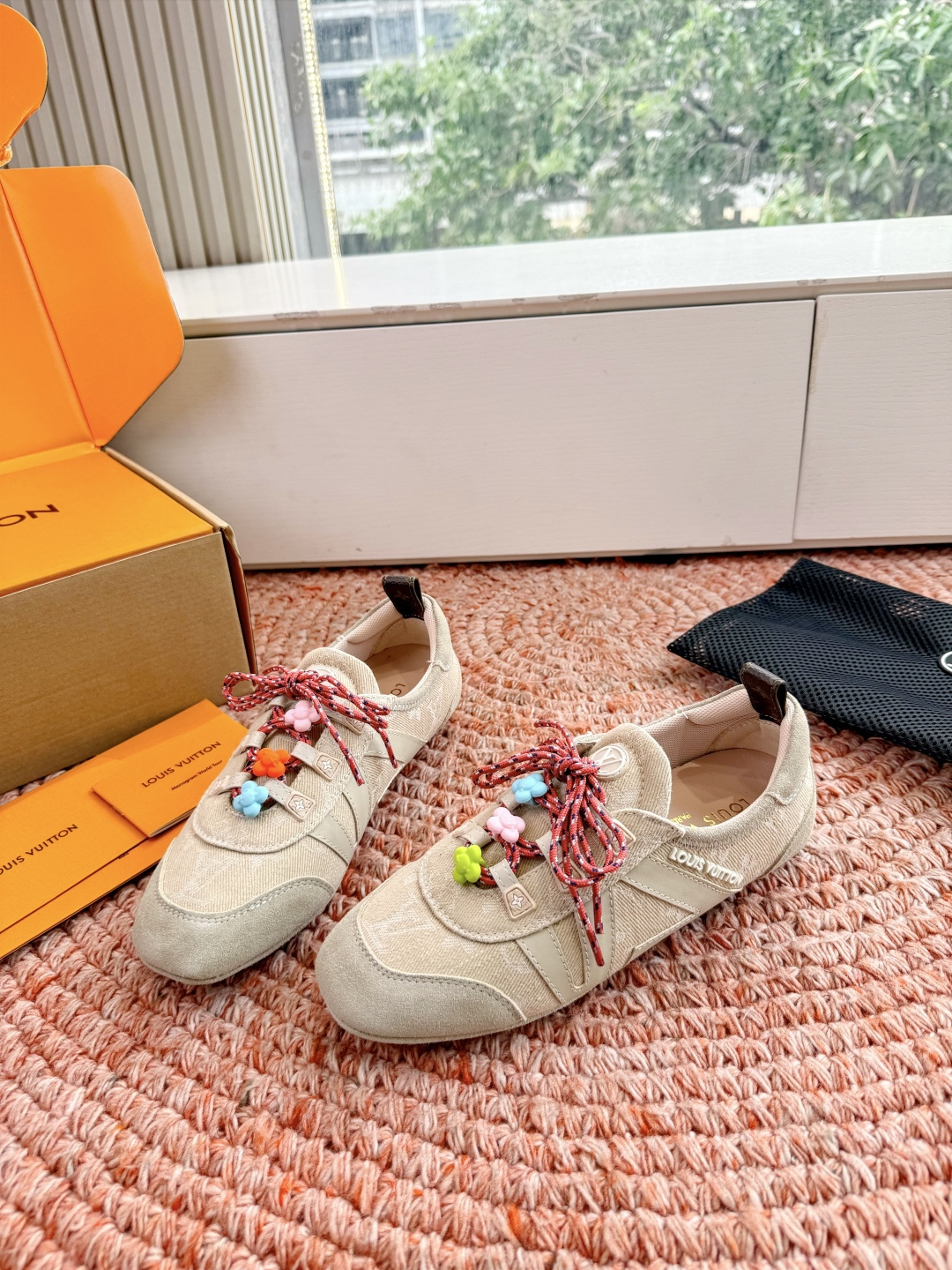 🌾G000所见即所得2026年春夏秀场上推出的 LV Footprint Soccer 芭蕾运动鞋是 P