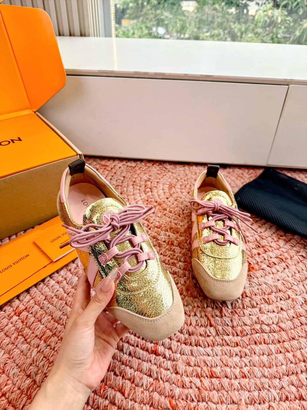 🌾G000所见即所得2026年春夏秀场上推出的 LV Footprint Soccer 芭蕾运动鞋是 P