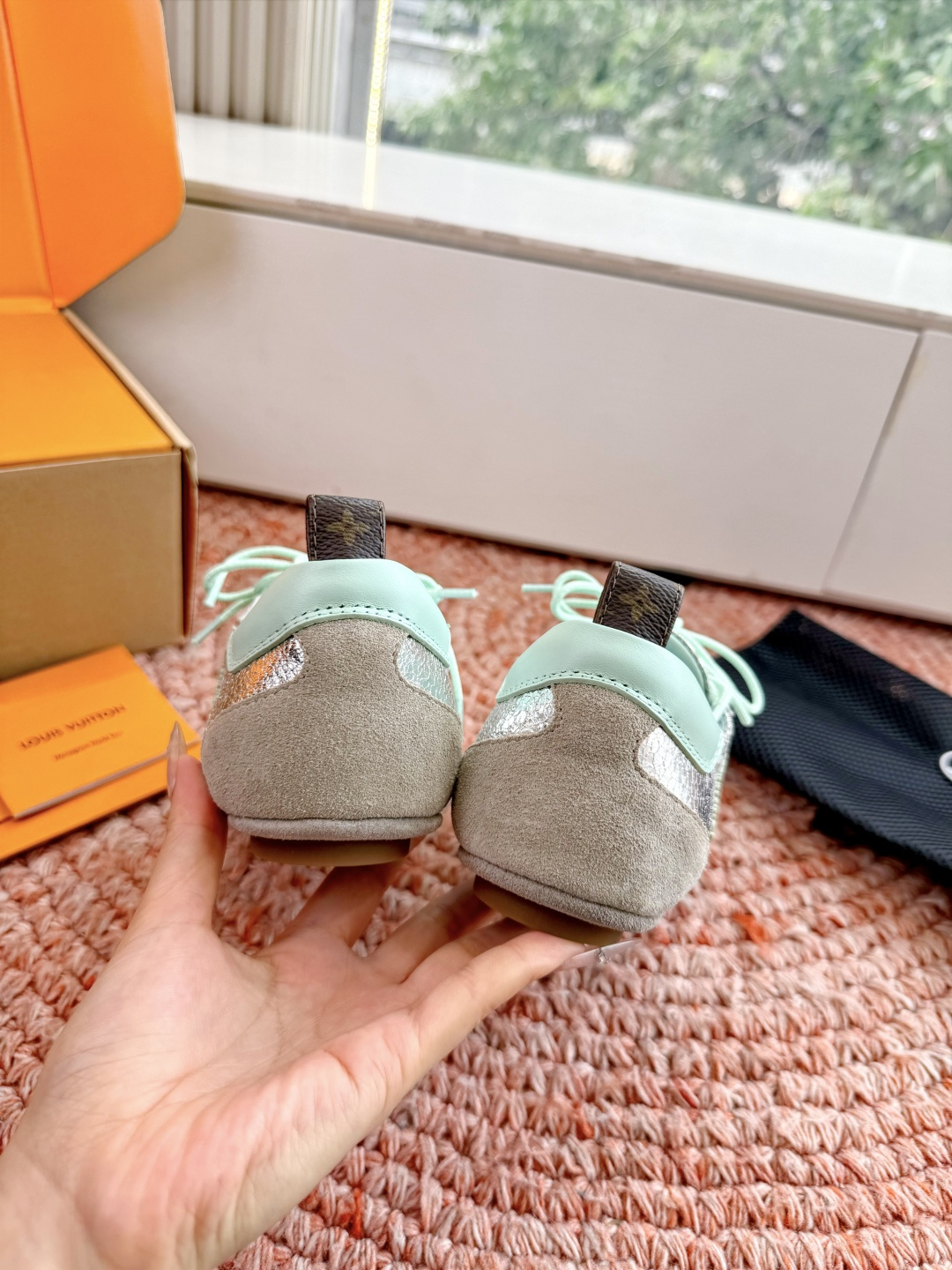 🌾G000所见即所得2026年春夏秀场上推出的 LV Footprint Soccer 芭蕾运动鞋是 P
