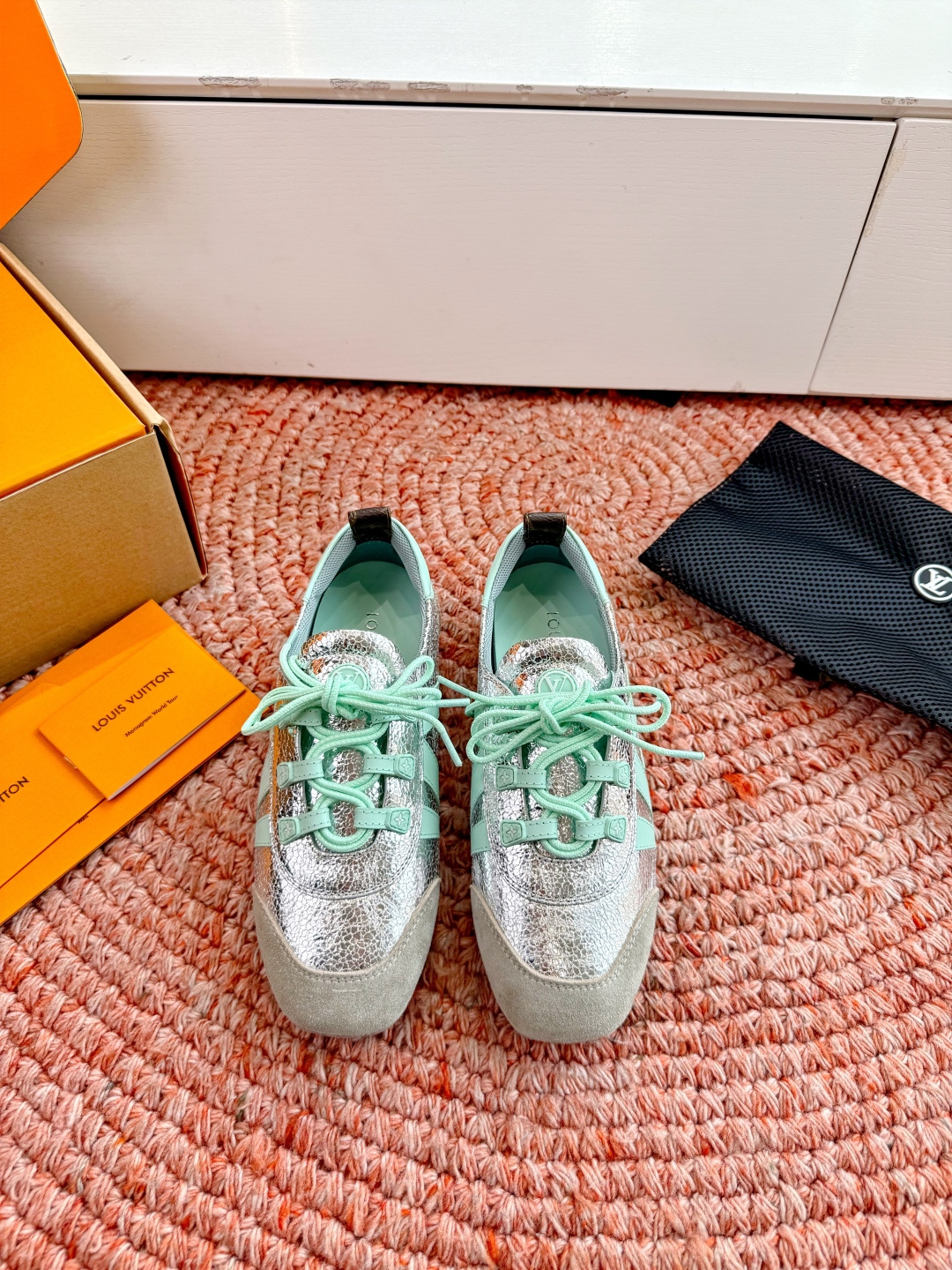 🌾G000所见即所得2026年春夏秀场上推出的 LV Footprint Soccer 芭蕾运动鞋是 P