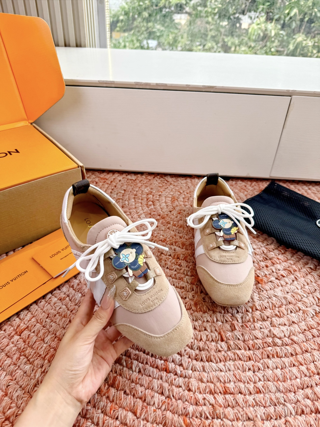 🌾G000所见即所得2026年春夏秀场上推出的 LV Footprint Soccer 芭蕾运动鞋是 P