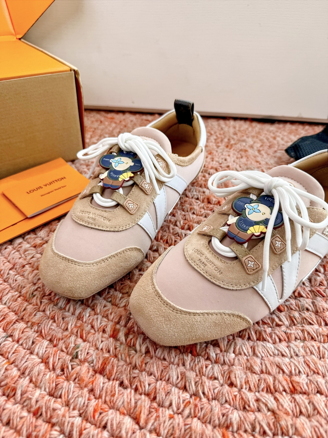 🌾G000所见即所得2026年春夏秀场上推出的 LV Footprint Soccer 芭蕾运动鞋是 P