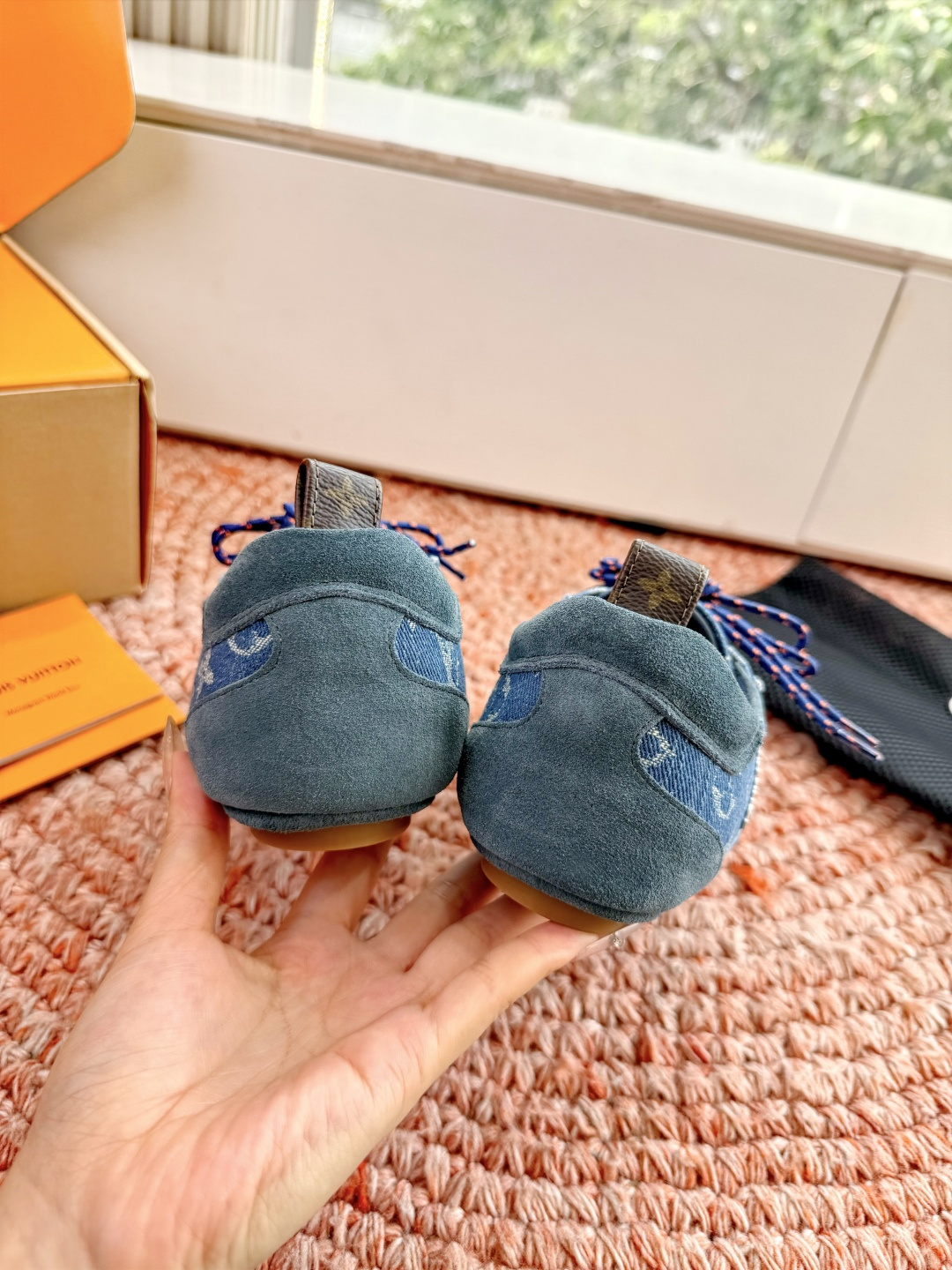 🌾G000所见即所得2026年春夏秀场上推出的 LV Footprint Soccer 芭蕾运动鞋是 P
