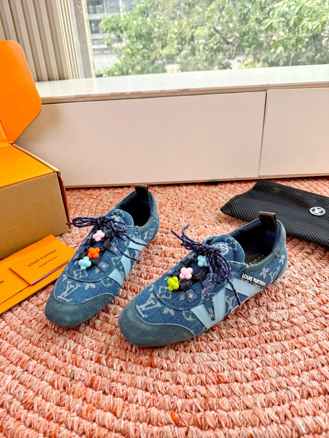 🌾G000所见即所得2026年春夏秀场上推出的 LV Footprint Soccer 芭蕾运动鞋是 P