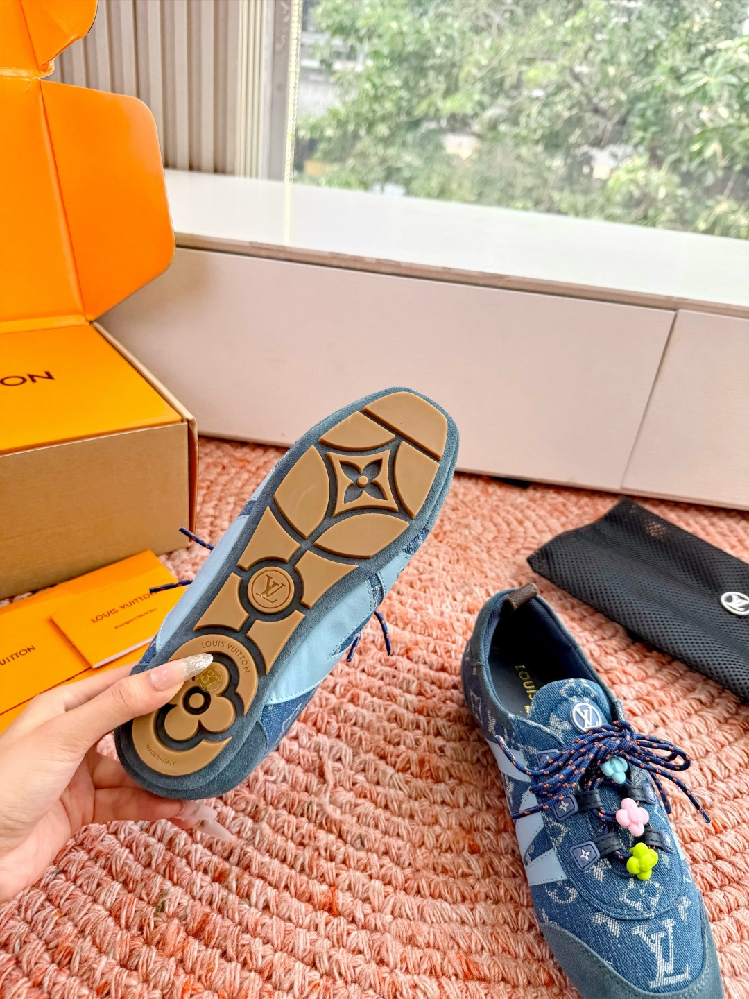 🌾G000所见即所得2026年春夏秀场上推出的 LV Footprint Soccer 芭蕾运动鞋是 P