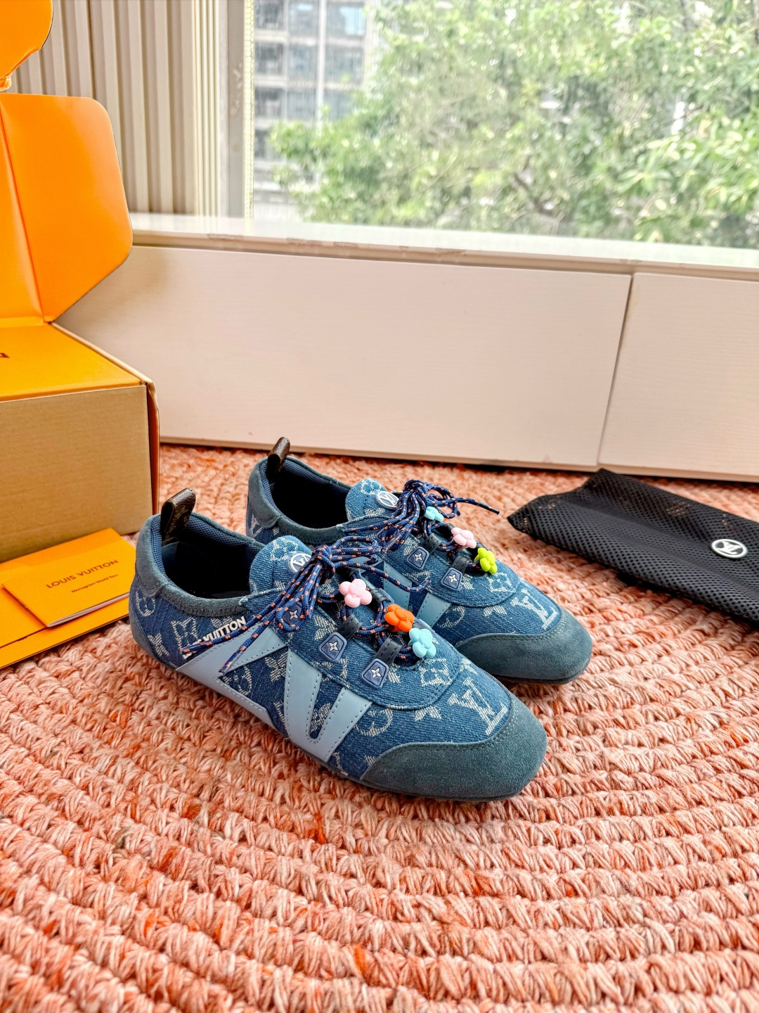 🌾G000所见即所得2026年春夏秀场上推出的 LV Footprint Soccer 芭蕾运动鞋是 P