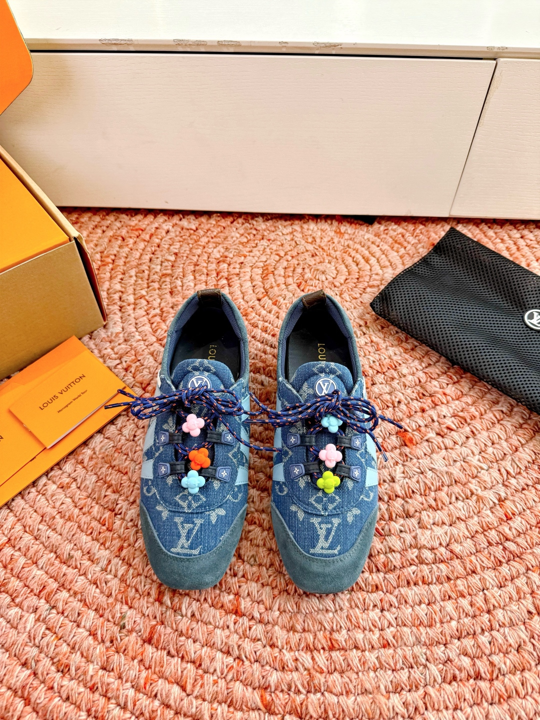 🌾G000所见即所得2026年春夏秀场上推出的 LV Footprint Soccer 芭蕾运动鞋是 P