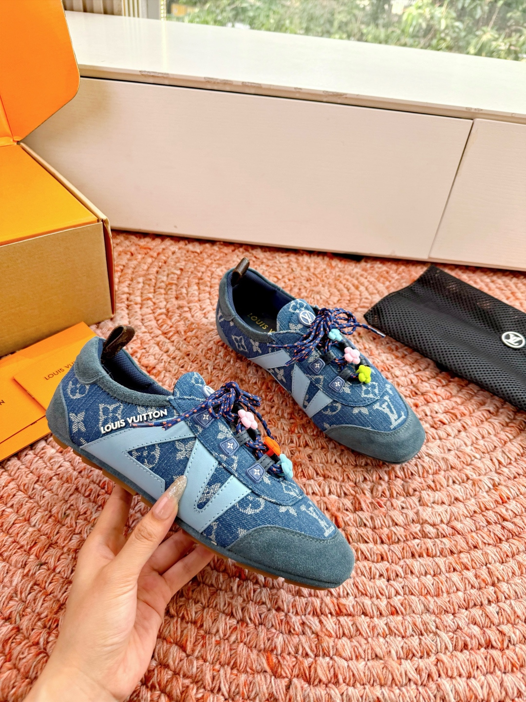 🌾G000所见即所得2026年春夏秀场上推出的 LV Footprint Soccer 芭蕾运动鞋是 P
