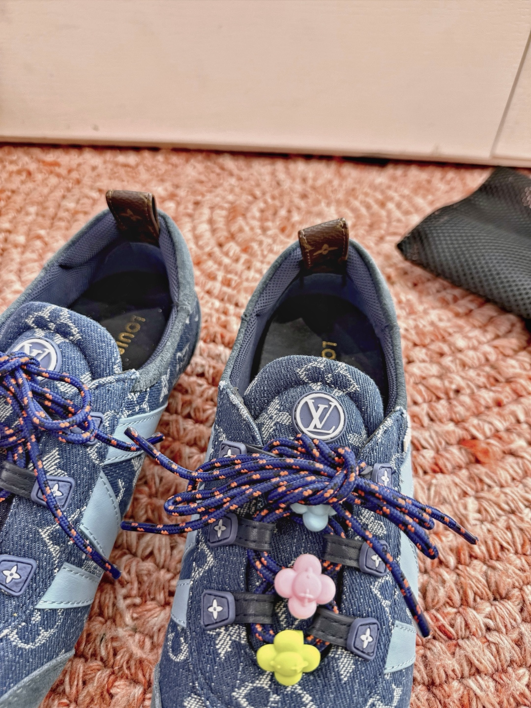 🌾G000所见即所得2026年春夏秀场上推出的 LV Footprint Soccer 芭蕾运动鞋是 P