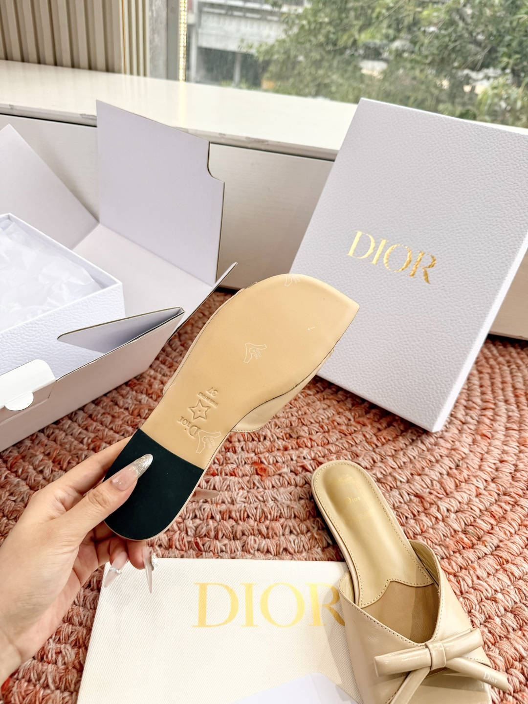 🌾G030顶级品质Dior/迪奥26WF早春新蝴蝶结拖鞋凉鞋标志性金属D字扣缀于鞋头侧畔哑光鎏金质感低调