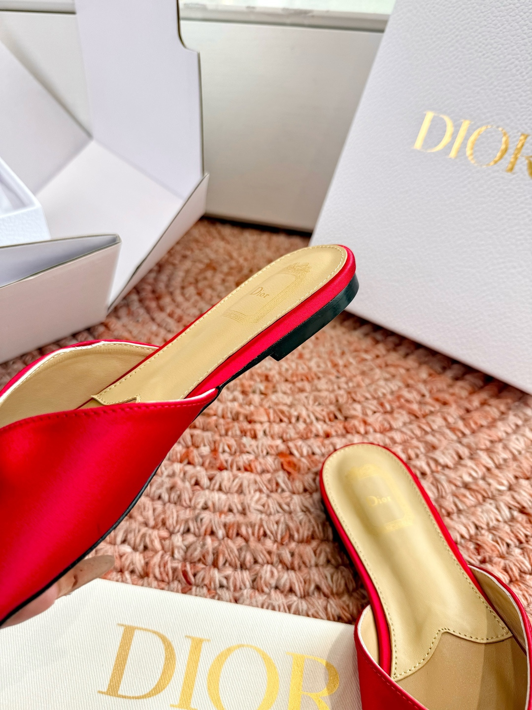 🌾G030顶级品质Dior/迪奥26WF早春新蝴蝶结拖鞋凉鞋标志性金属D字扣缀于鞋头侧畔哑光鎏金质感低调