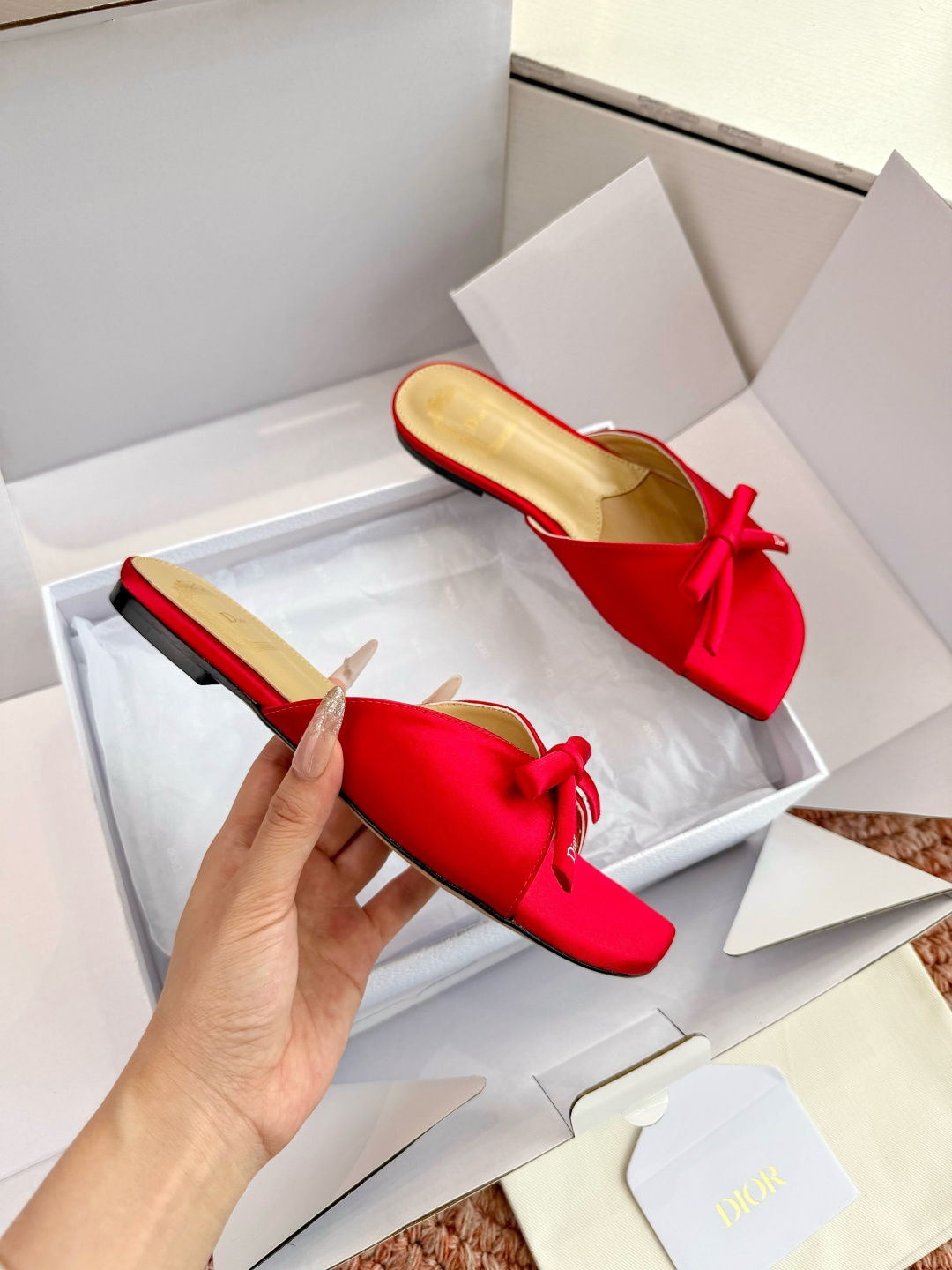 🌾G030顶级品质Dior/迪奥26WF早春新蝴蝶结拖鞋凉鞋标志性金属D字扣缀于鞋头侧畔哑光鎏金质感低调