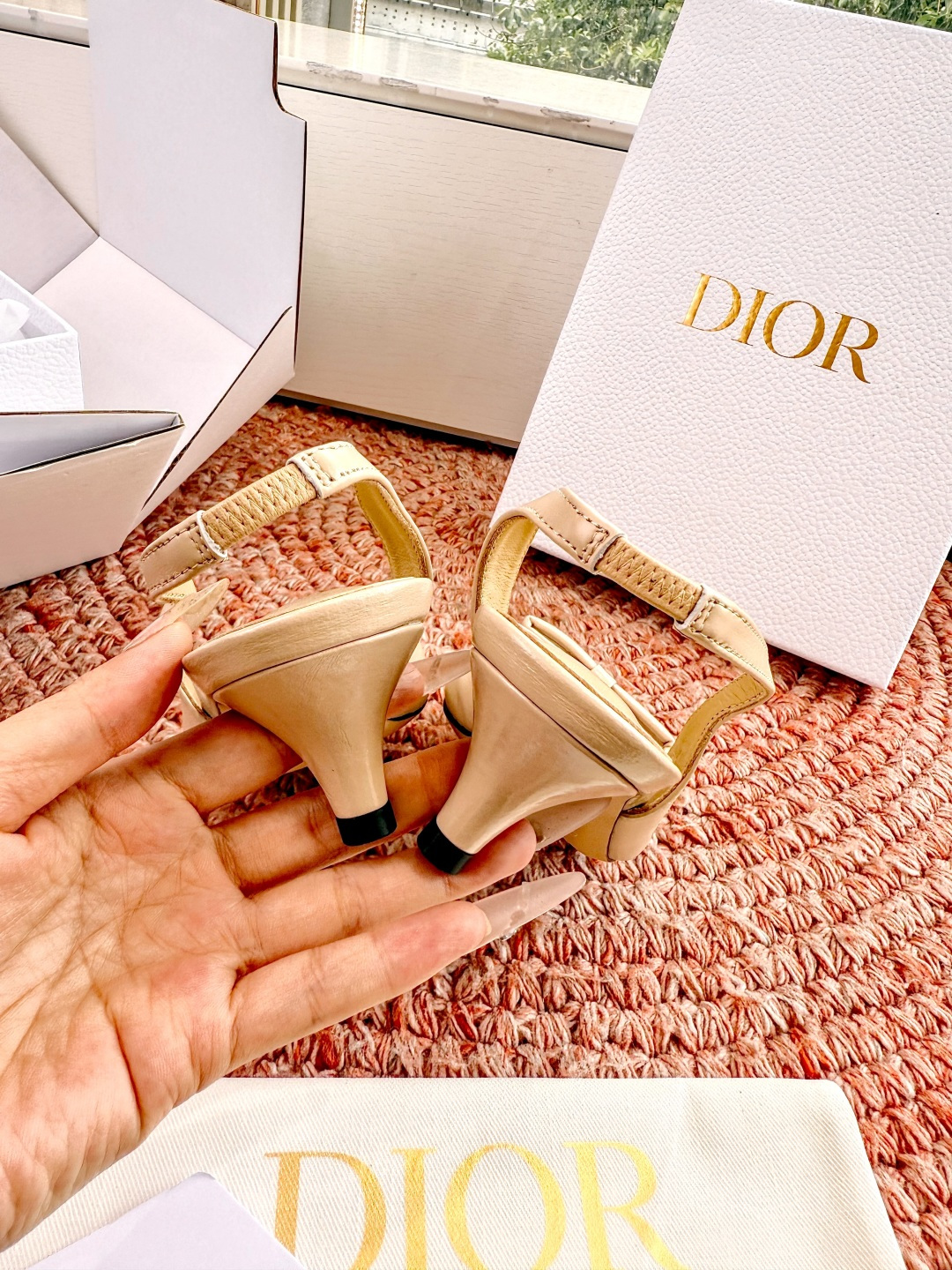 🌾G030顶级品质Dior/迪奥26WF早春新蝴蝶结高跟拖鞋凉鞋标志性金属D字扣缀于鞋头侧畔哑光鎏金质感