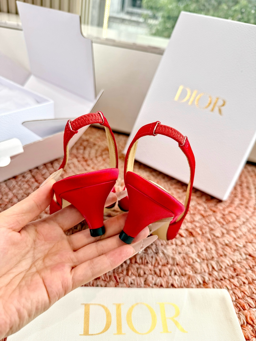 🌾G030顶级品质Dior/迪奥26WF早春新蝴蝶结高跟拖鞋凉鞋标志性金属D字扣缀于鞋头侧畔哑光鎏金质感