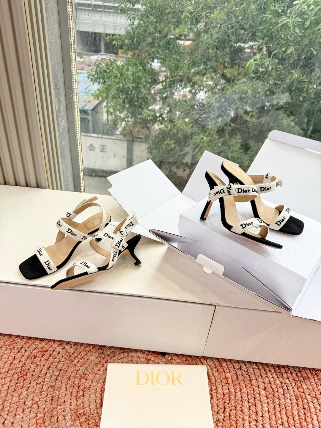 🌾G269顶级品质Dior/迪奥26WF早春新蝴蝶结高跟拖鞋凉鞋标志性金属D字扣缀于鞋头侧畔哑光鎏金质感