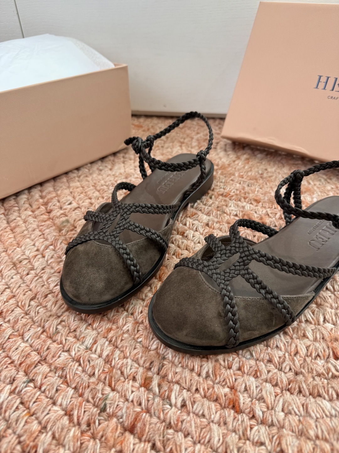 🌾G009所见即所得新款HEREU｜西班牙小众品牌高版本品质褶皱蝴蝶结圆头玛丽珍平底单鞋跳舞鞋面料：进口