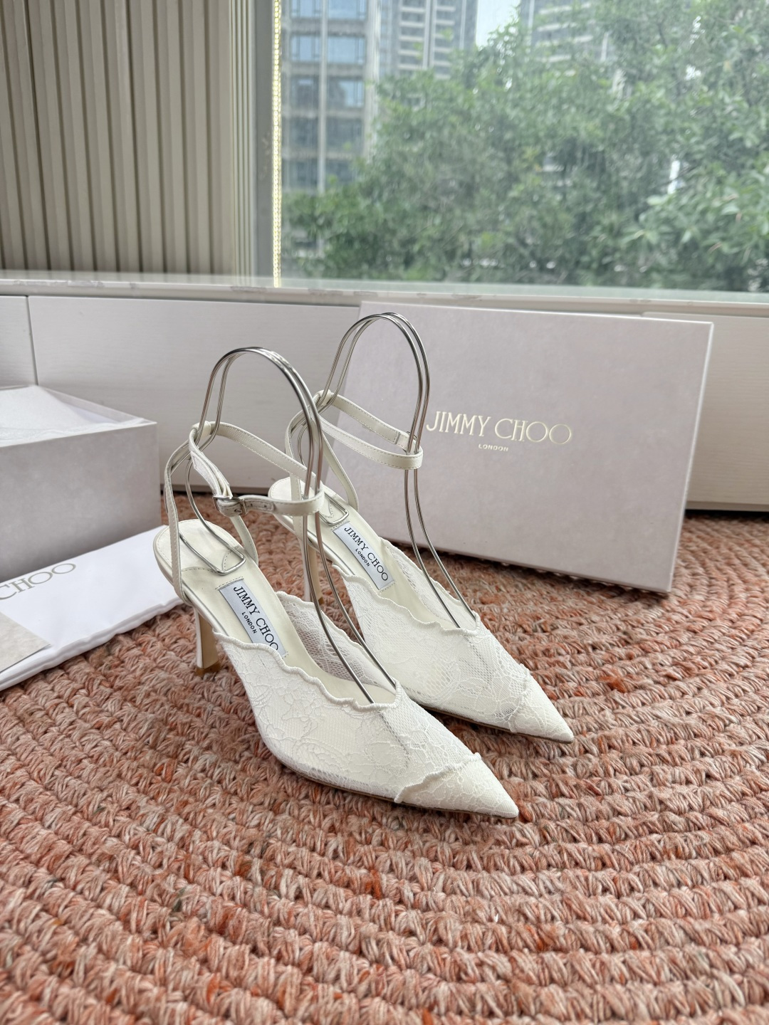 🌾G987所见即所得Jimmychoo 吉米周 26/ 春夏新款 蕾丝 尖头 高跟鞋 这个系列最有意思的