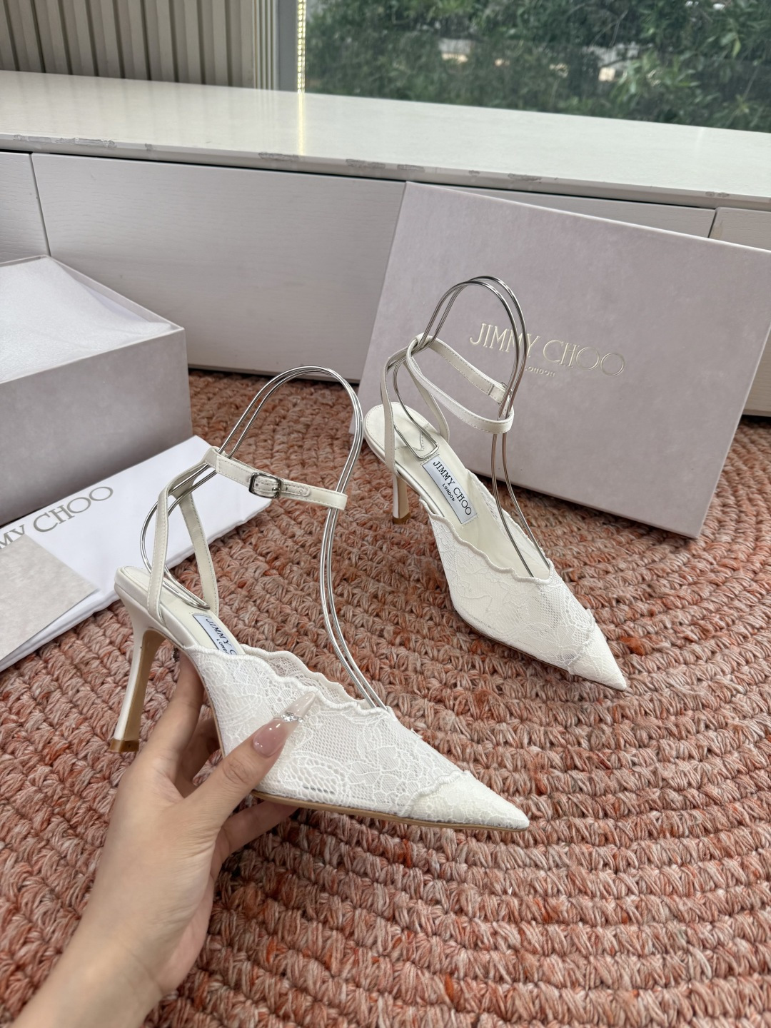 🌾G987所见即所得Jimmychoo 吉米周 26/ 春夏新款 蕾丝 尖头 高跟鞋 这个系列最有意思的