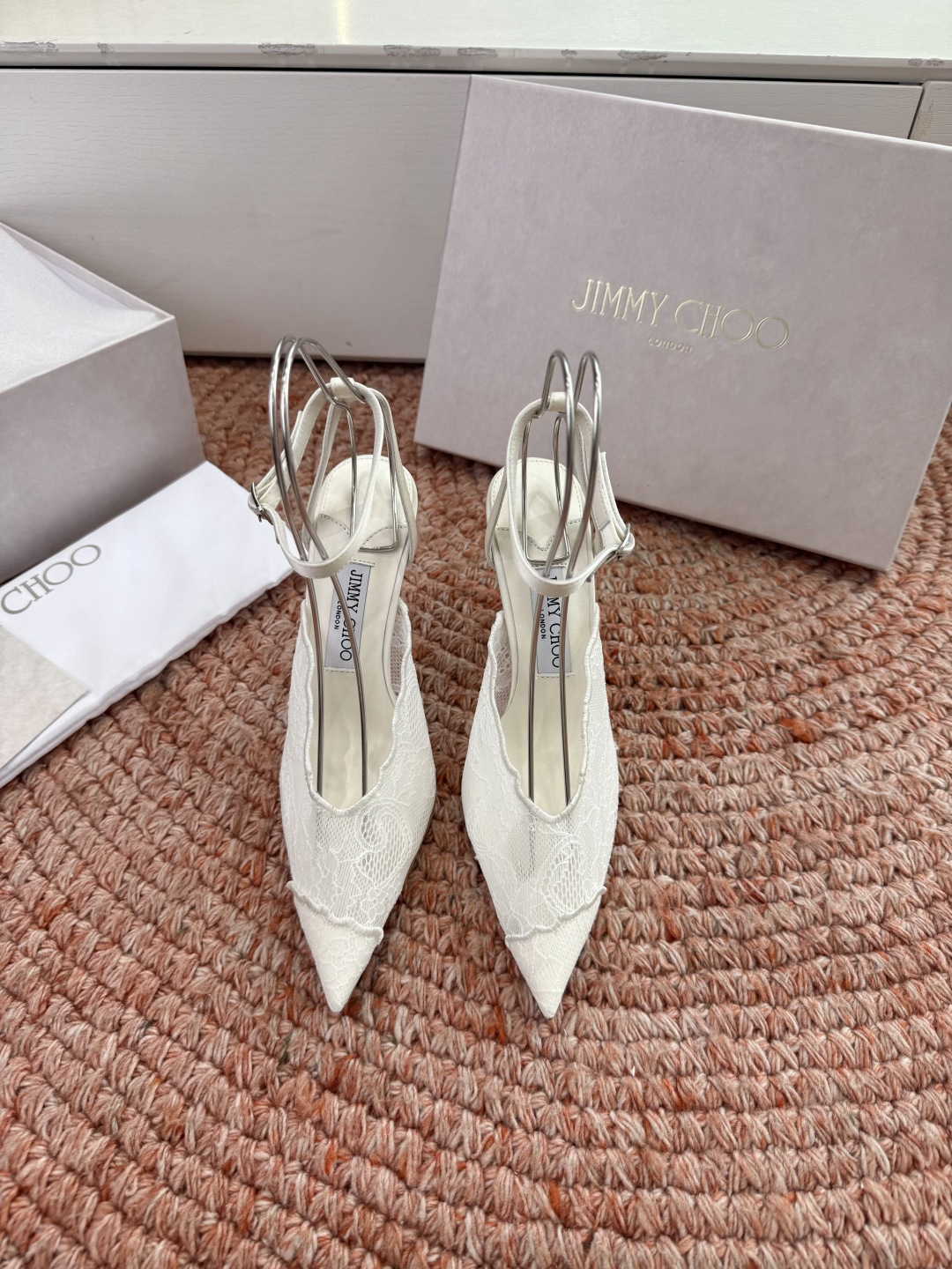🌾G987所见即所得Jimmychoo 吉米周 26/ 春夏新款 蕾丝 尖头 高跟鞋 这个系列最有意思的