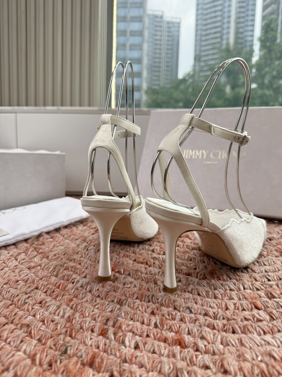 🌾G987所见即所得Jimmychoo 吉米周 26/ 春夏新款 蕾丝 尖头 高跟鞋 这个系列最有意思的